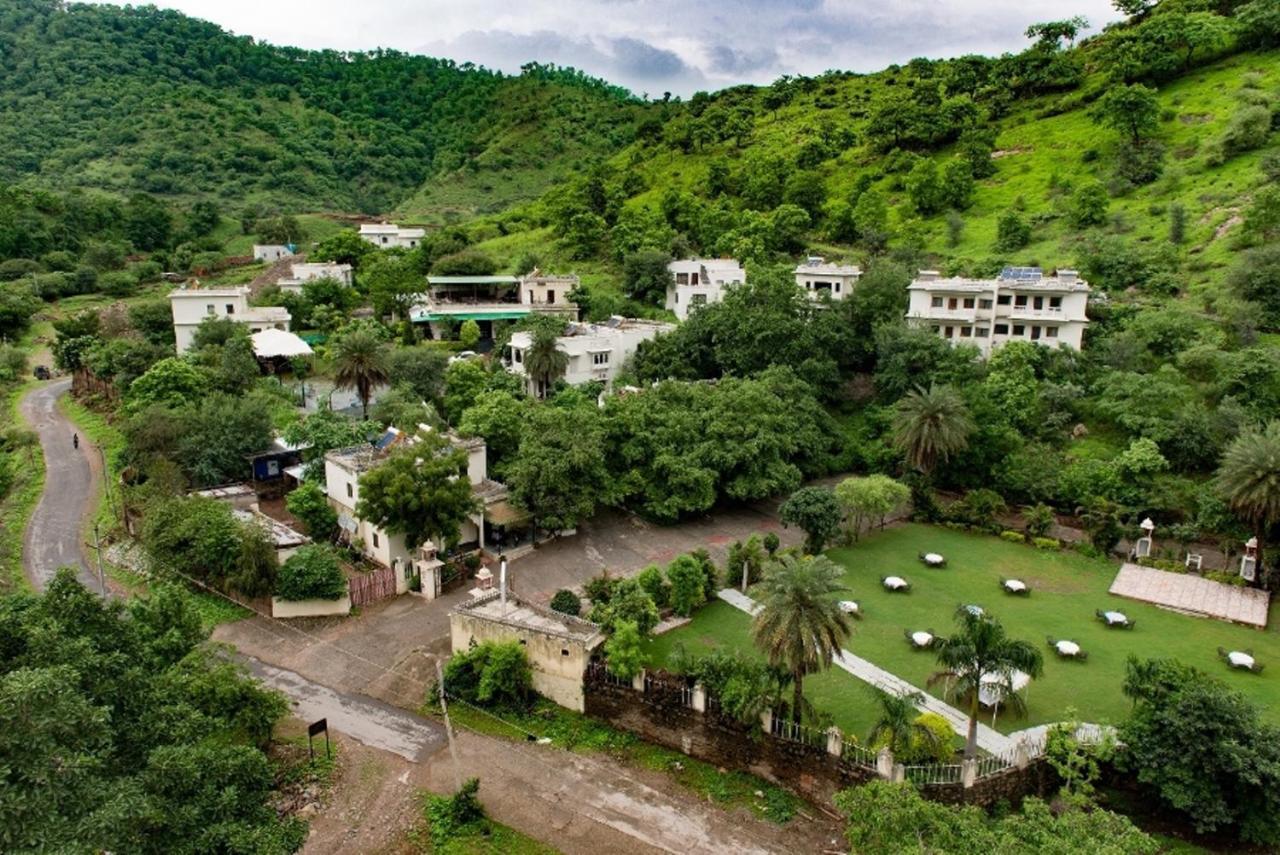 Aaram Baagh - A Luxury Nature Resort Удайпур Екстериор снимка