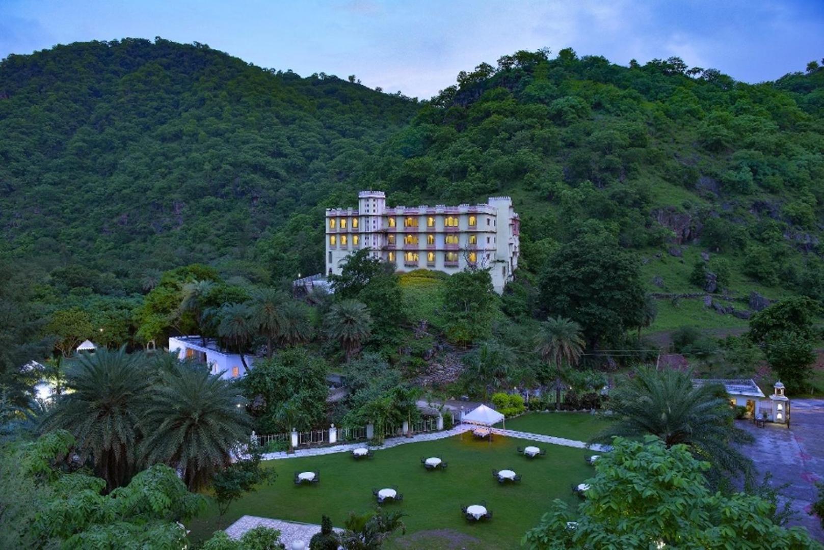 Aaram Baagh - A Luxury Nature Resort Удайпур Екстериор снимка